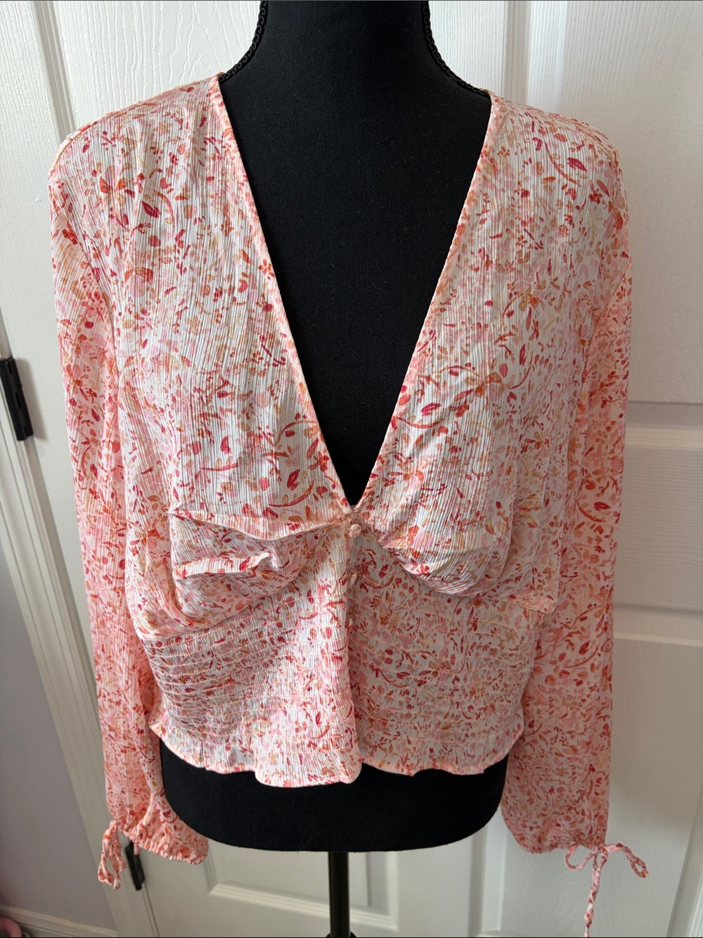 H&M Pink Multi Floral V-Neck Tie-Cuff Blouse NEW size XL